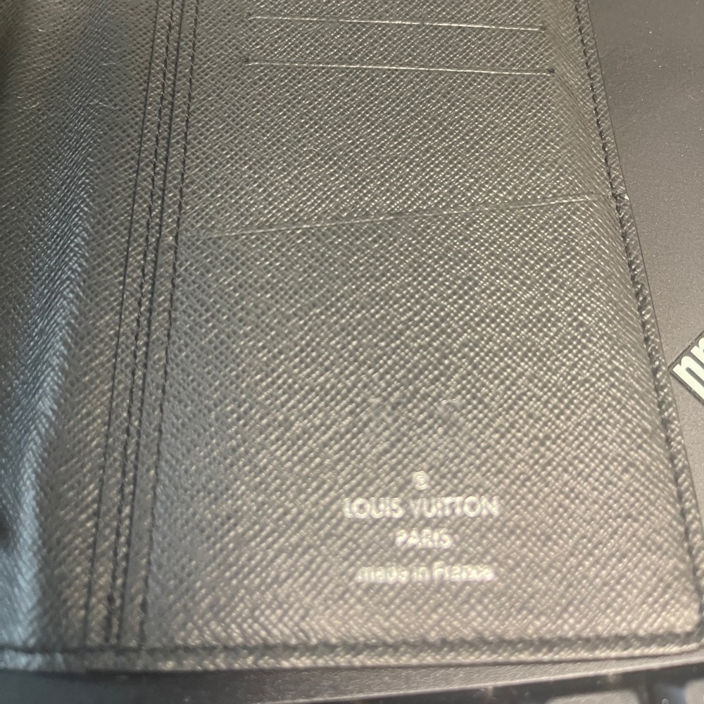 GENUINE LOUIS VUITTON Black Taiga Long Wallet TA3176 - Picture 3 of 14